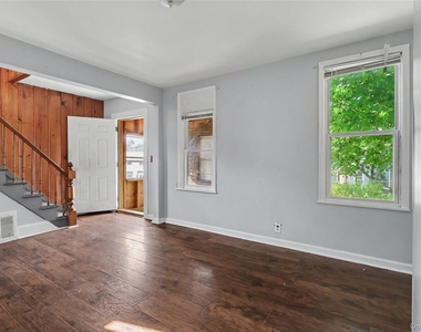 39 Spruce St - Photo Thumbnail 20