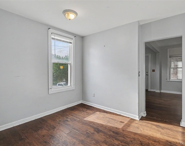 39 Spruce St - Photo Thumbnail 25