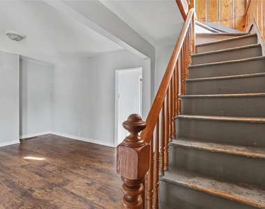 39 Spruce St - Photo Thumbnail 18