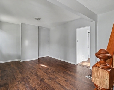 39 Spruce St - Photo Thumbnail 19