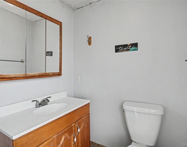 39 Spruce St - Photo Thumbnail 10