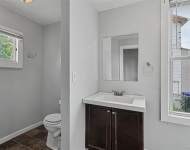 39 Spruce St - Photo Thumbnail 26