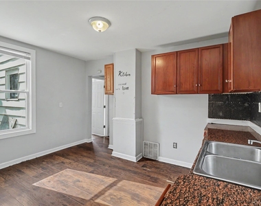 39 Spruce St - Photo Thumbnail 31
