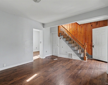 39 Spruce St - Photo Thumbnail 21