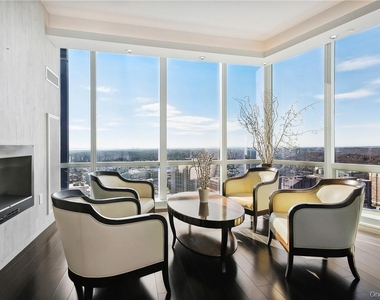 5 Renaissance Square - Photo Thumbnail 1