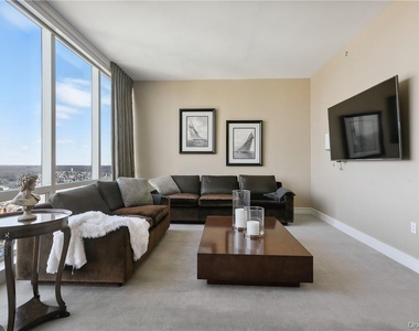 5 Renaissance Square - Photo Thumbnail 16
