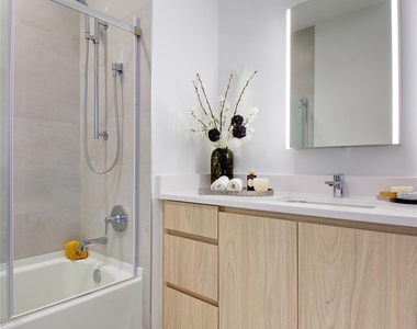 333 Warner Avenue - Photo Thumbnail 13