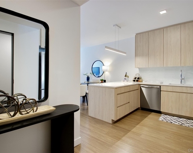 333 Warner Avenue - Photo Thumbnail 4