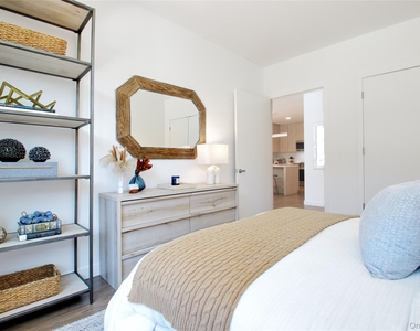 333 Warner Avenue - Photo Thumbnail 15