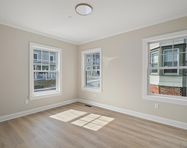 5 Edgemont Road - Photo Thumbnail 3
