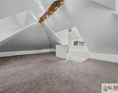 125 White Horse Avenue - Photo Thumbnail 16