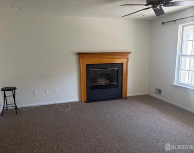 14 Prestwick Way - Photo Thumbnail 3