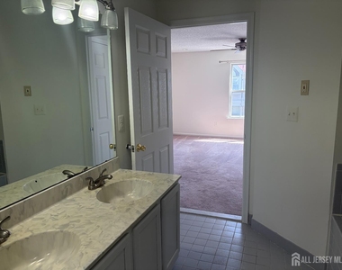 14 Prestwick Way - Photo Thumbnail 17