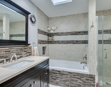 4506 Stonehedge Road - Photo Thumbnail 32