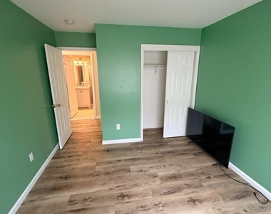343 Ventnor Court - Photo Thumbnail 22