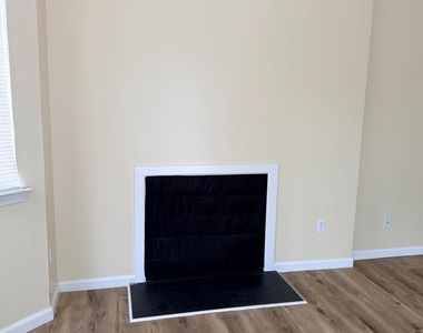 343 Ventnor Court - Photo Thumbnail 4
