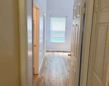 343 Ventnor Court - Photo Thumbnail 15