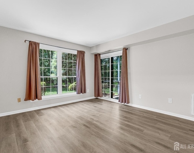 5101 Stonehedge Road - Photo Thumbnail 6
