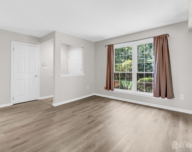 5101 Stonehedge Road - Photo Thumbnail 5