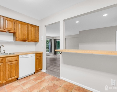 5101 Stonehedge Road - Photo Thumbnail 9