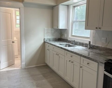 331 Somerset Street - Photo Thumbnail 6
