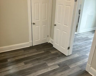 331 Somerset Street - Photo Thumbnail 5