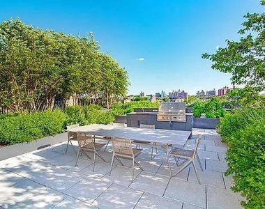 550 Vanderbilt Avenue - Photo Thumbnail 19