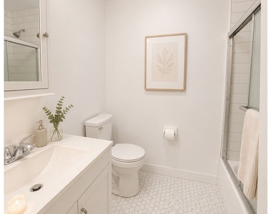 314 W 52nd Street - Photo Thumbnail 4
