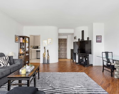 400 E 70th Street - Photo Thumbnail 5