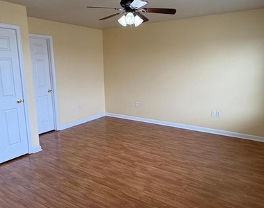 60 Santa Fe Court - Photo Thumbnail 4