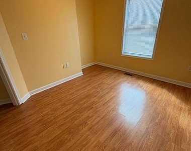 58 Santa Fe Court - Photo Thumbnail 9