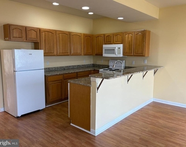 47 Santa Fe Court - Photo Thumbnail 2