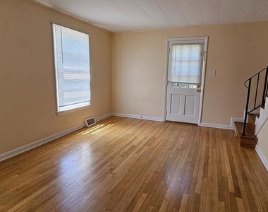 220 E Whitlock Avenue - Photo Thumbnail 5