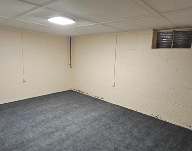 220 E Whitlock Avenue - Photo Thumbnail 9