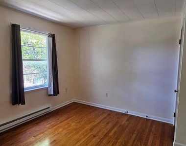 204 E Whitlock Avenue - Photo Thumbnail 8