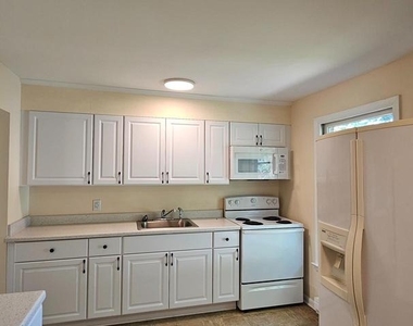 204 E Whitlock Avenue - Photo Thumbnail 2