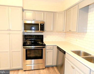 300 Claiborne Avenue - Photo Thumbnail 5