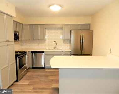 300 Claiborne Avenue - Photo Thumbnail 3
