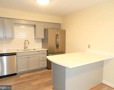 300 Claiborne Avenue - Photo Thumbnail 4