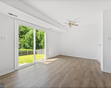 5210 Magnolia Place - Photo Thumbnail 8