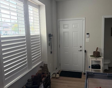 7901 Independence Drive - Photo Thumbnail 17