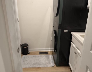 7901 Independence Drive - Photo Thumbnail 2