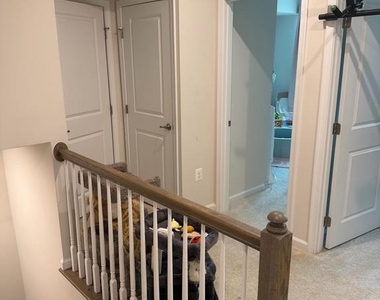 7901 Independence Drive - Photo Thumbnail 12