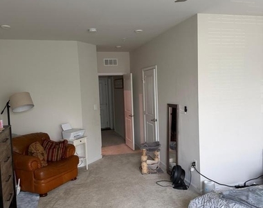 7901 Independence Drive - Photo Thumbnail 31