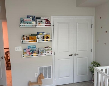 7901 Independence Drive - Photo Thumbnail 10