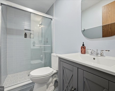 475 King St A - Photo Thumbnail 25