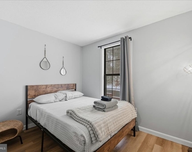 475 King St A - Photo Thumbnail 20