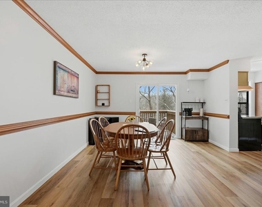 475 King St A - Photo Thumbnail 8