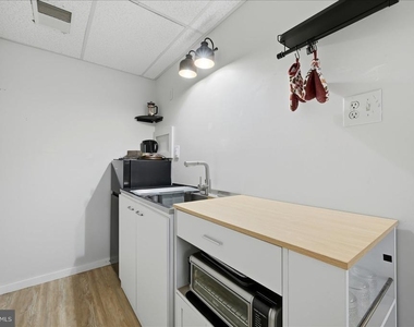 475 King St A - Photo Thumbnail 34