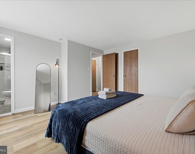 475 King St A - Photo Thumbnail 24